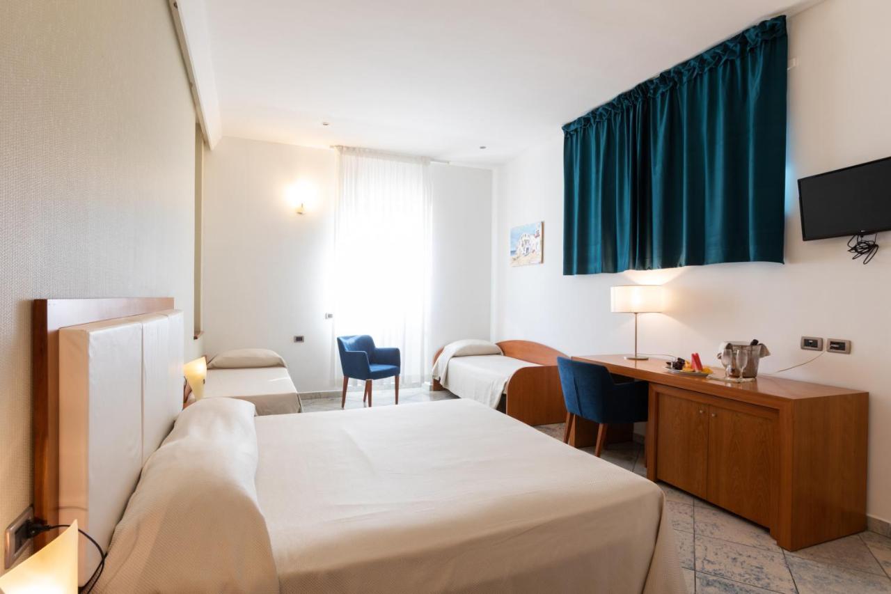 Hotel Aurora E Del Benessere Santa Cesarea Terme Eksteriør billede